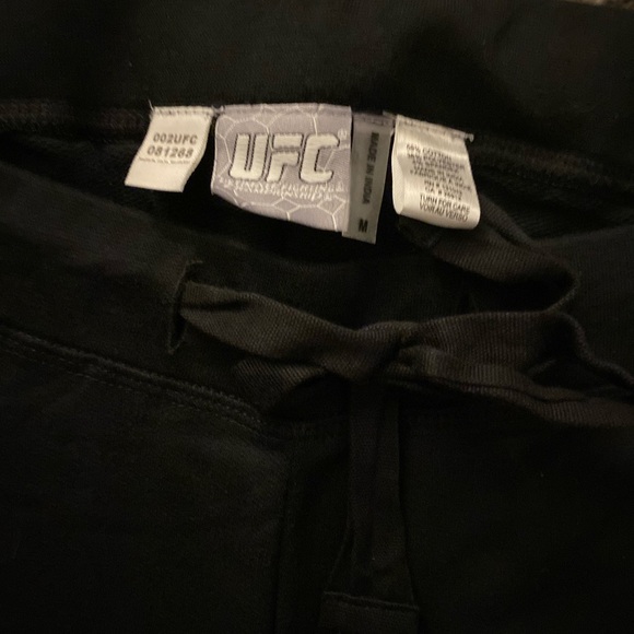 UFC (MMA) Downtown Crop/Capri Workout Pant-Black M - Picture 4 of 6